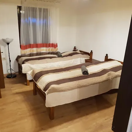 Nowhere Lodge Nyirmihalydi