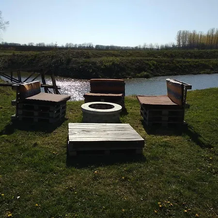 Nowhere Alojamento de Turismo Selvagem *